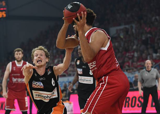 位无可争辩 位无可争辩