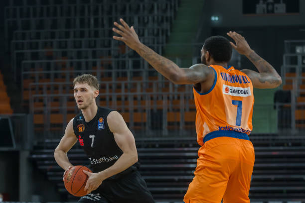 仅以强大的 仅以强大的