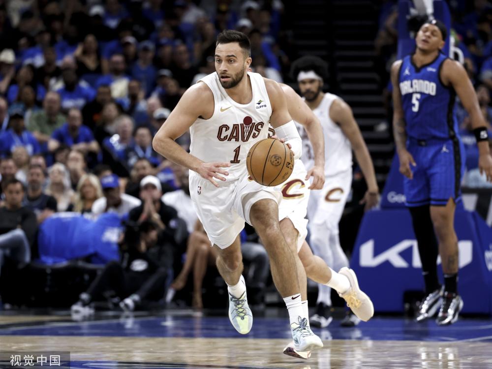 展示了他的 展示了他的