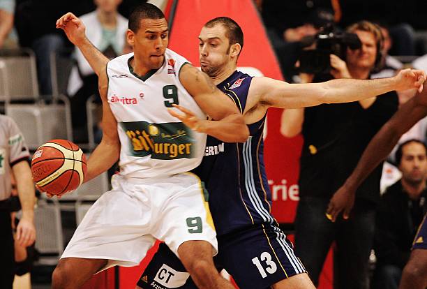 甲里尔出战 甲里尔出战